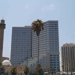 Alt und Neu in Tel Aviv